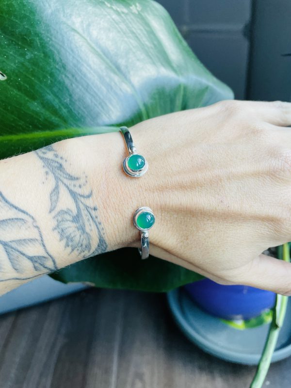 Green chalcedony silver cuff