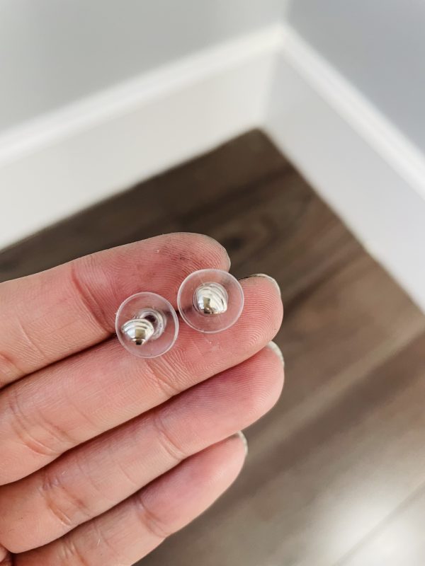 Shell mini studs